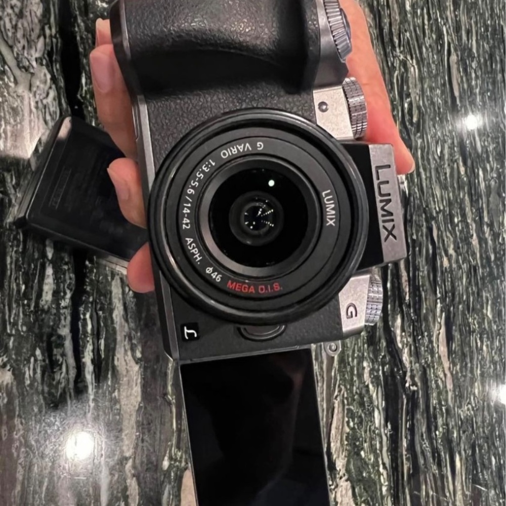 Lumix G7 Camera